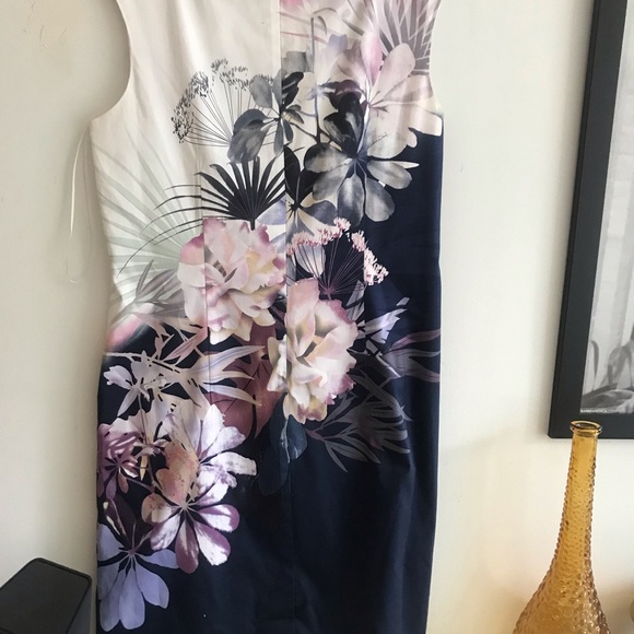 Summer blow out $9!! White with florals Ladies dress. - Picture 4 of 12